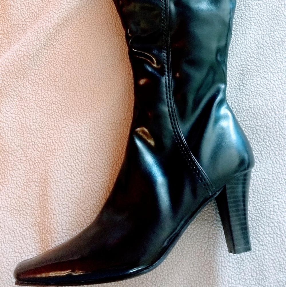 Boots - black, zipper, heels size 6.5